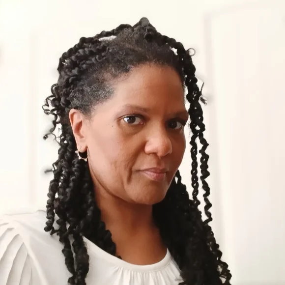 Meet Your Posher /Share my Show - Picture 2 of 8